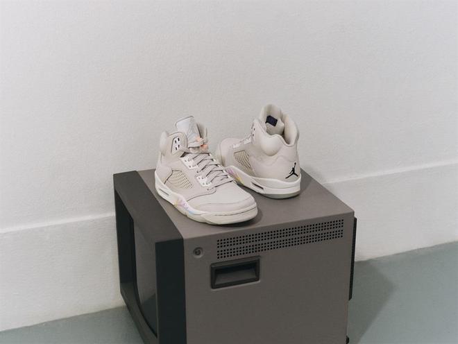 近了看看各家品牌带来了怎样的乙巳蛇年特别款九游会每周鞋报 特别篇 02：春节越来越(图28)
